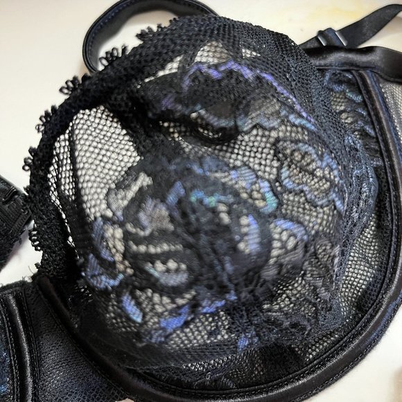 Beautiful Black & Blue Embroidered Bra 34C - Picture 2 of 7